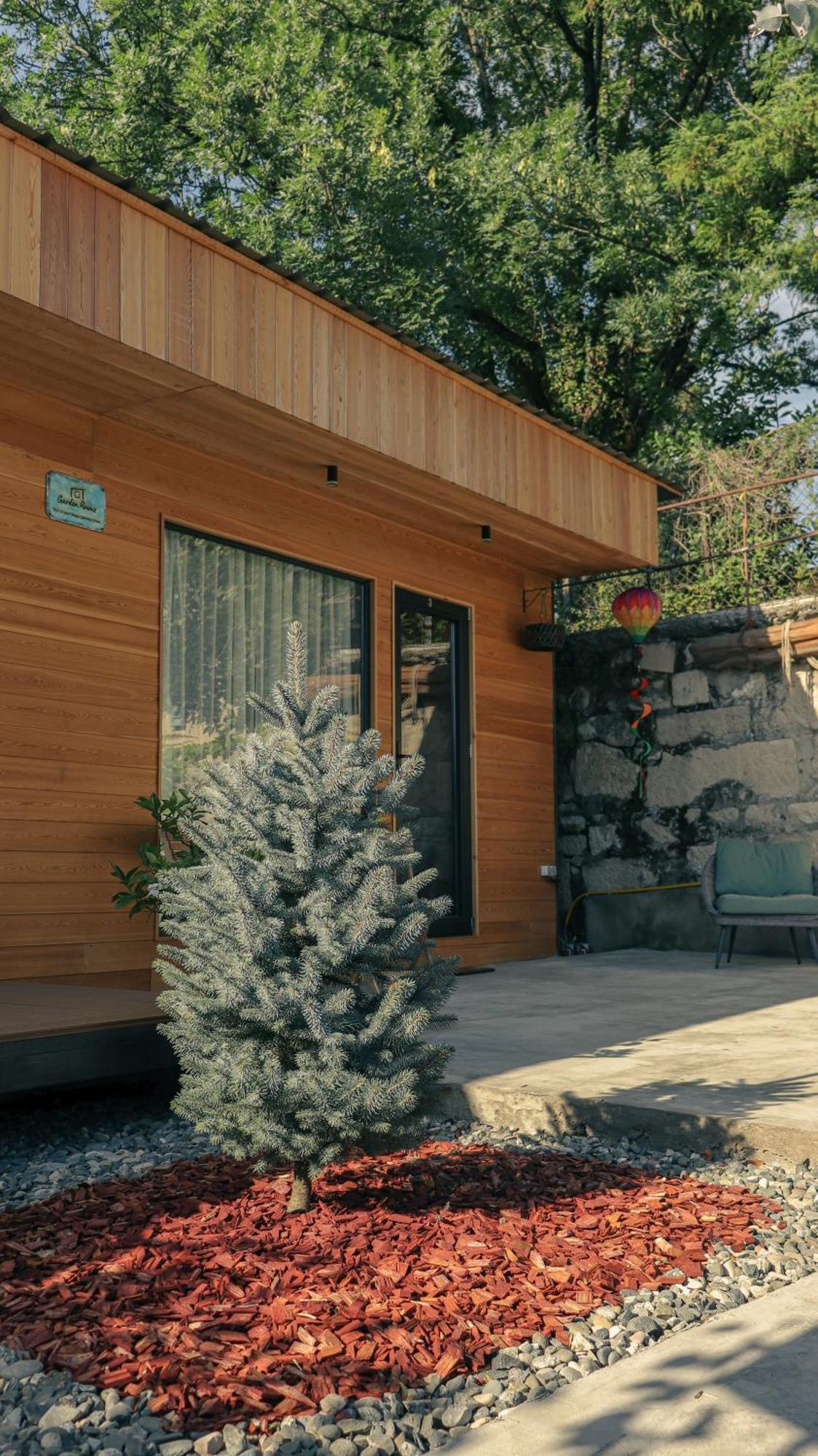 Garden Rooms In Kutaisi Exterior photo